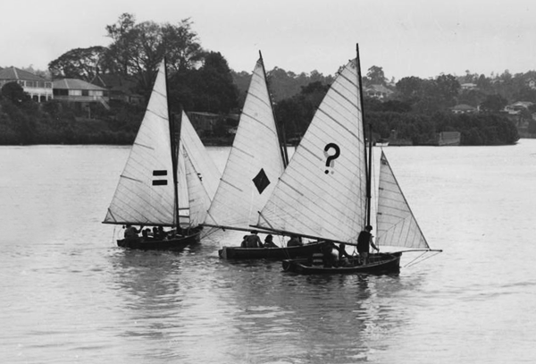 913e_Nespalvotos bures