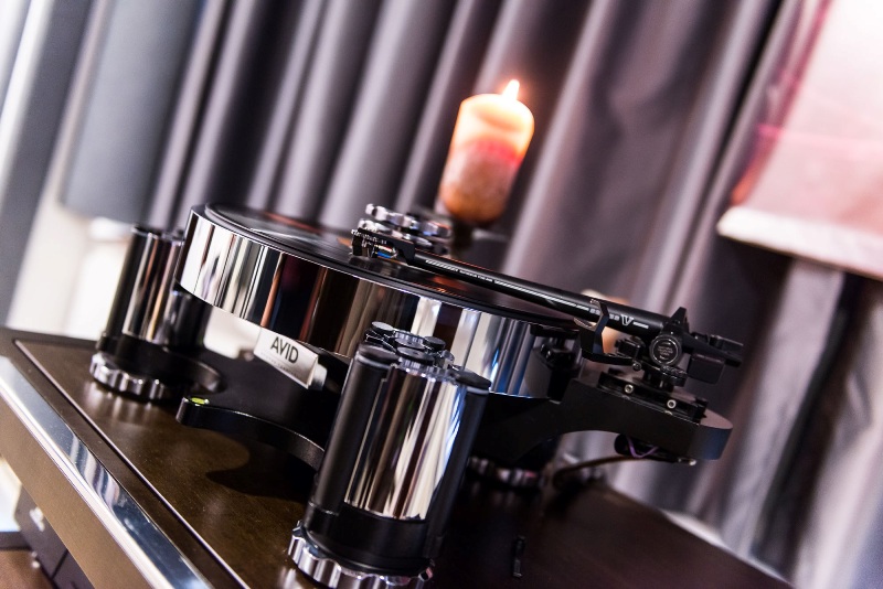 7cc2_ekranas_akustika_net